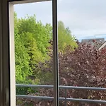 Maison De Centre-ville Au Calme Avec Jardin Et Parkings *