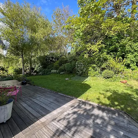 Maison De Centre-ville Au Calme Avec Jardin Et Parkings