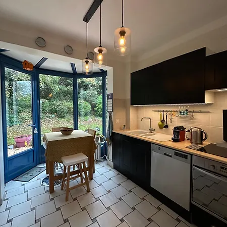 Prázdninový dům Maison De Centre-ville Au Calme Avec Jardin Et Parkings