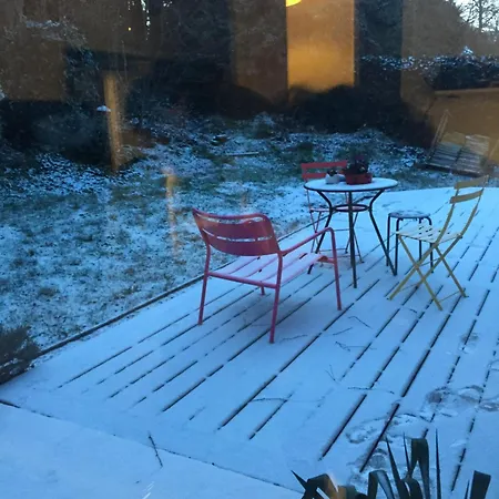 Maison De Centre-ville Au Calme Avec Jardin Et Parkings בית נופש