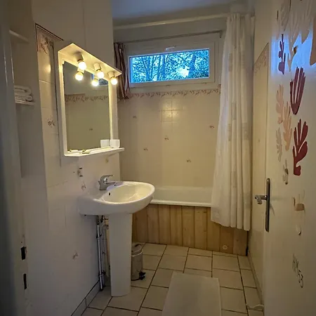 Maison De Centre-ville Au Calme Avec Jardin Et Parkings Caen