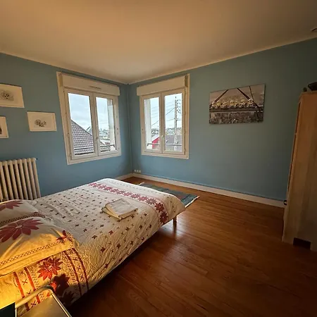 Maison De Centre-ville Au Calme Avec Jardin Et Parkings بيت للعطل