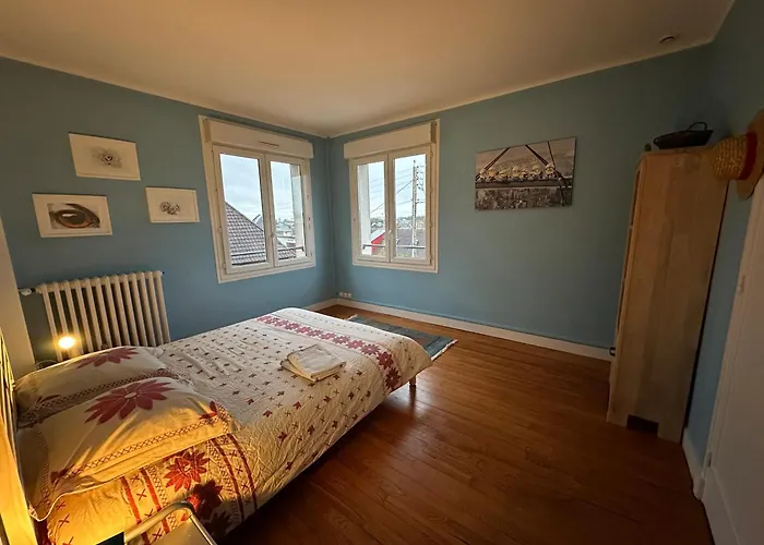 Maison De Centre-ville Au Calme Avec Jardin Et Parkings Feriehus